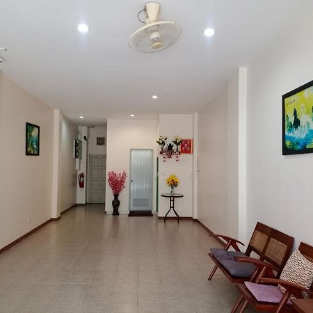 White House By Sorot ตึกขาวโดยโสรฬ Apartment Pantai Jomtien Bagian luar foto