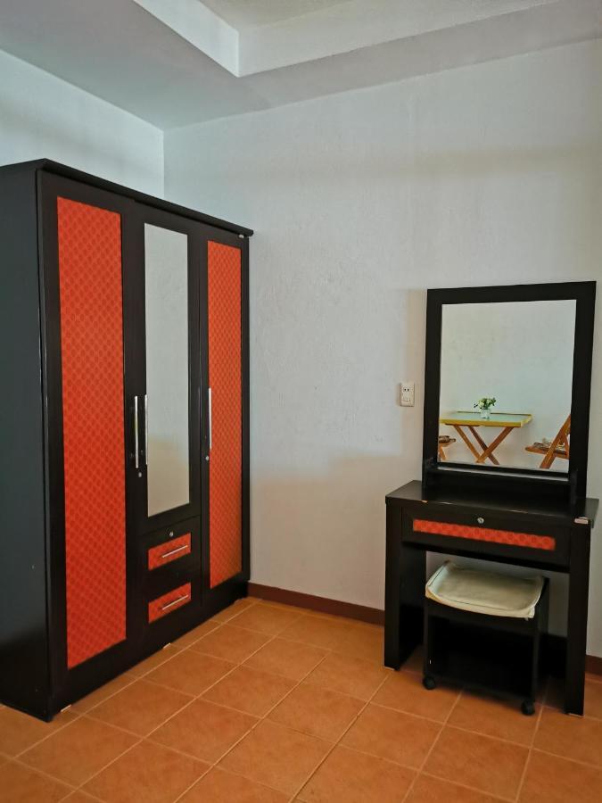 White House By Sorot ตึกขาวโดยโสรฬ Apartment Pantai Jomtien Bagian luar foto