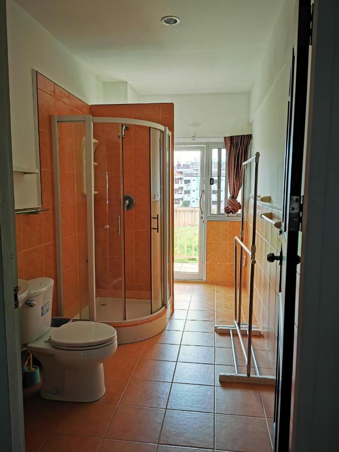 White House By Sorot ตึกขาวโดยโสรฬ Apartment Pantai Jomtien Bagian luar foto