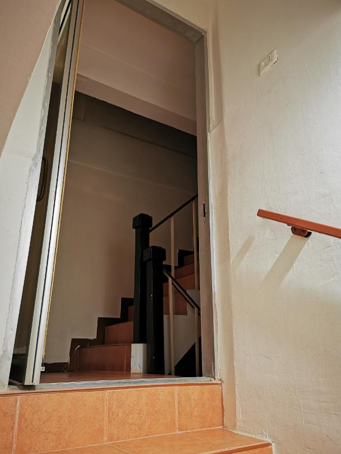 White House By Sorot ตึกขาวโดยโสรฬ Apartment Pantai Jomtien Bagian luar foto