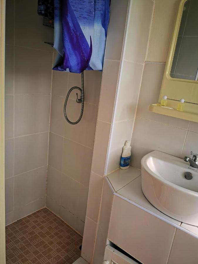 White House By Sorot ตึกขาวโดยโสรฬ Apartment Pantai Jomtien Bagian luar foto