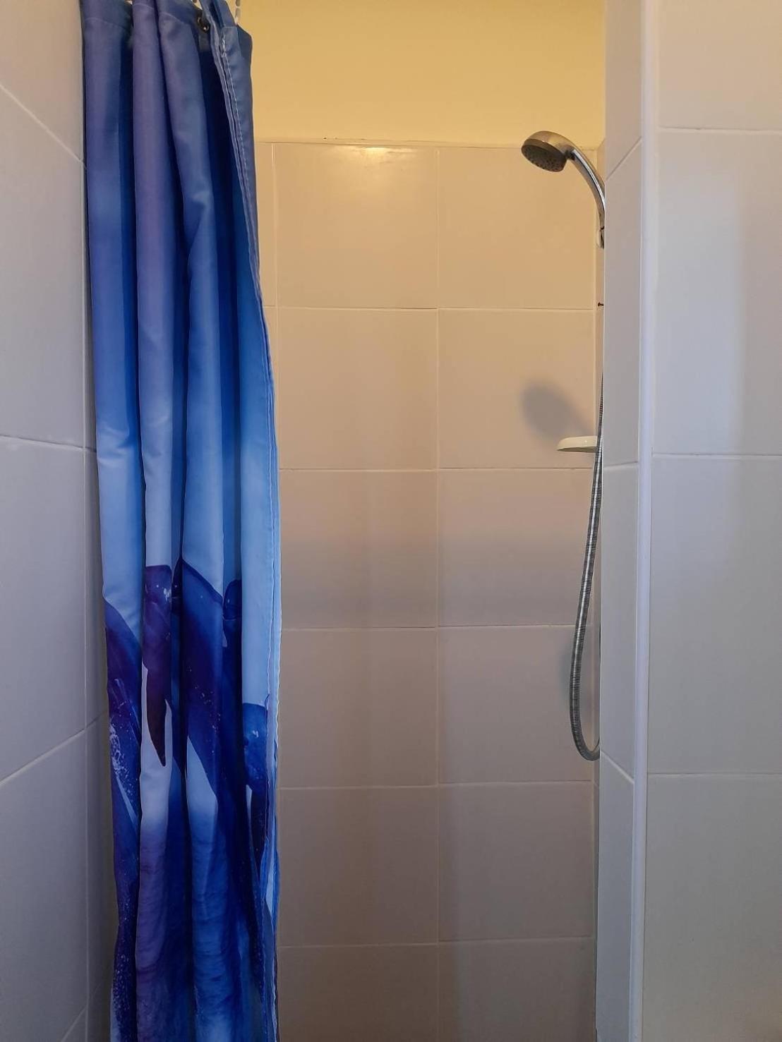 White House By Sorot ตึกขาวโดยโสรฬ Apartment Pantai Jomtien Bagian luar foto