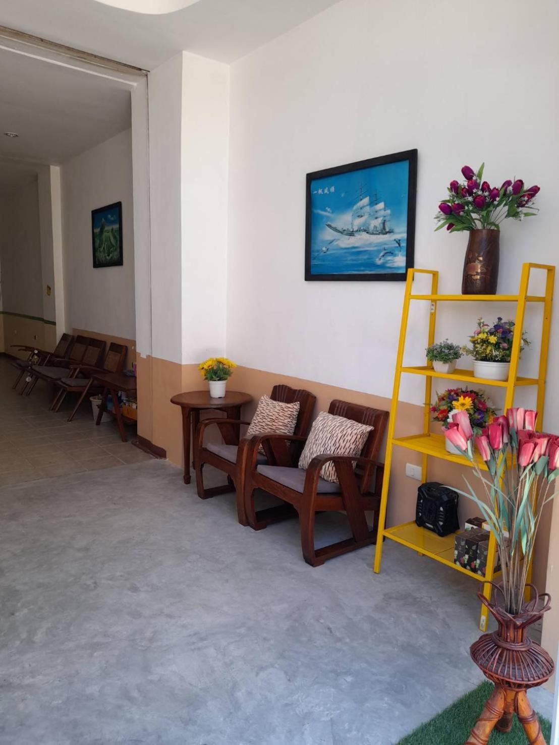 White House By Sorot ตึกขาวโดยโสรฬ Apartment Pantai Jomtien Bagian luar foto