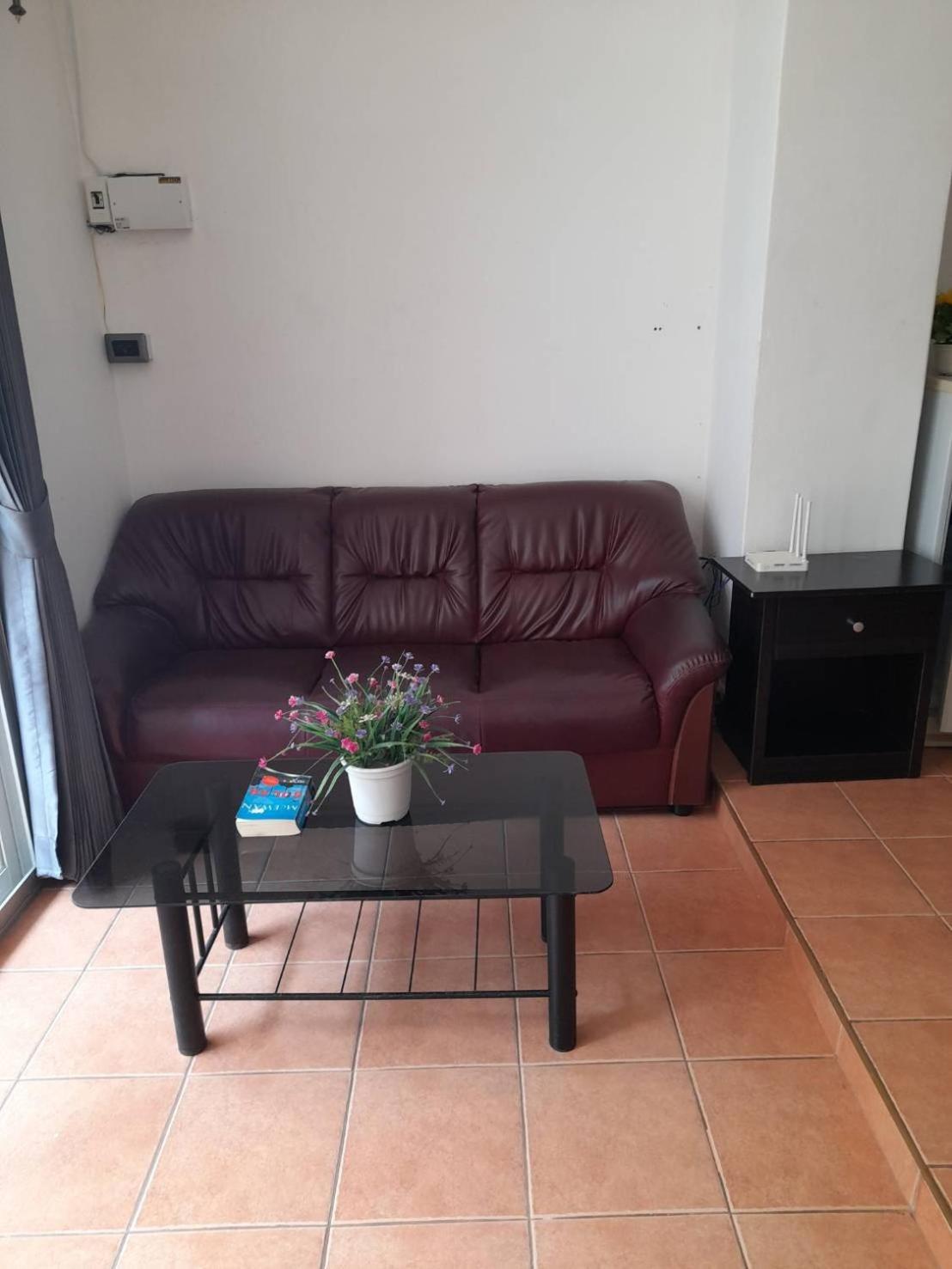 White House By Sorot ตึกขาวโดยโสรฬ Apartment Pantai Jomtien Bagian luar foto