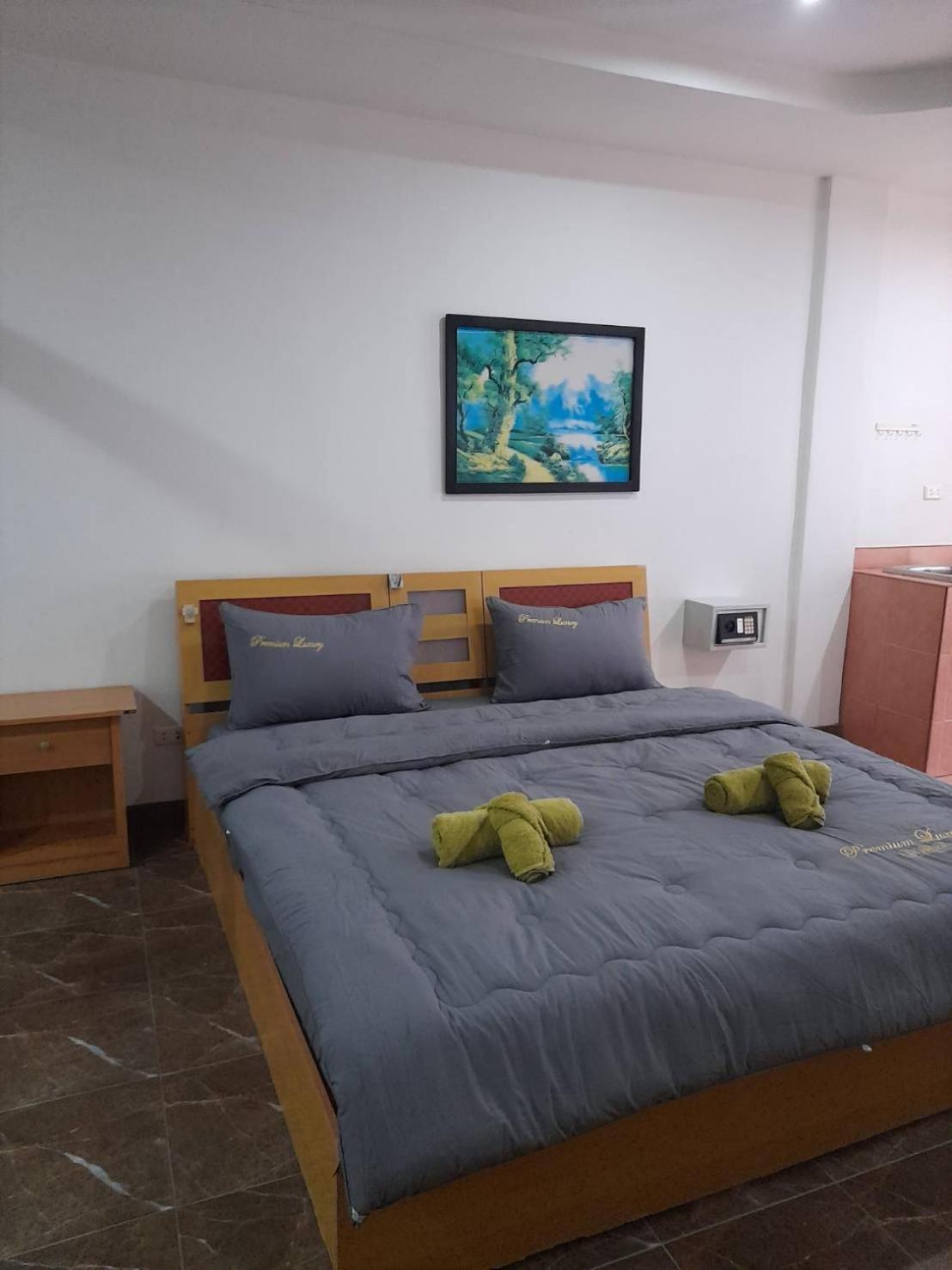 White House By Sorot ตึกขาวโดยโสรฬ Apartment Pantai Jomtien Bagian luar foto