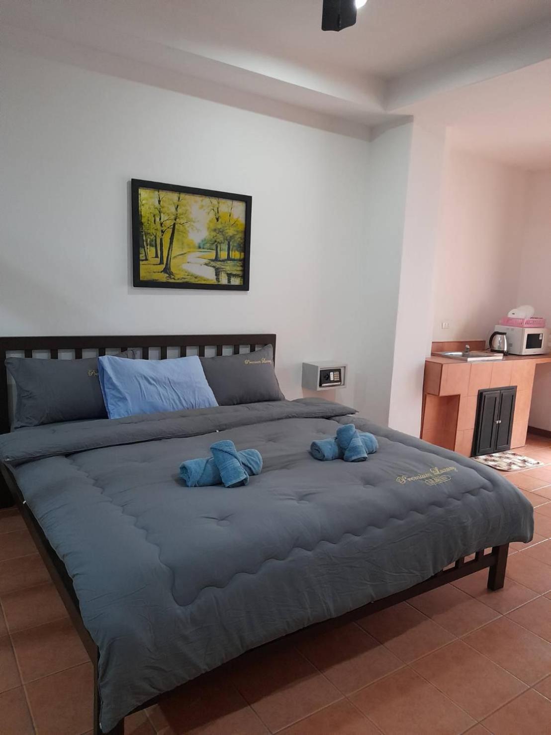 White House By Sorot ตึกขาวโดยโสรฬ Apartment Pantai Jomtien Bagian luar foto