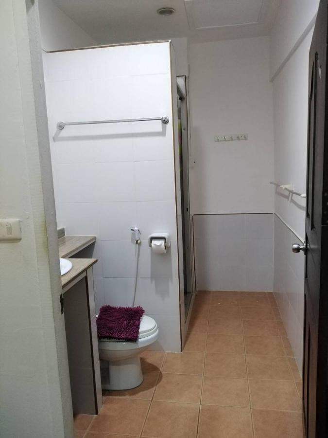 White House By Sorot ตึกขาวโดยโสรฬ Apartment Pantai Jomtien Bagian luar foto